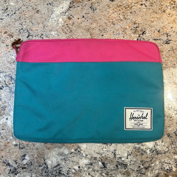Herschel Laptop Sleeve Case - Picture 1 of 3